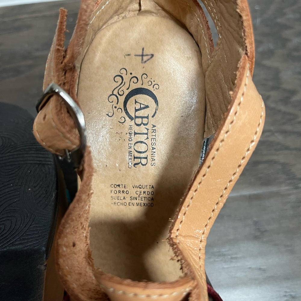 Artesian Cabtor Hechio En Mexico leather strap heels - Picture 5 of 6